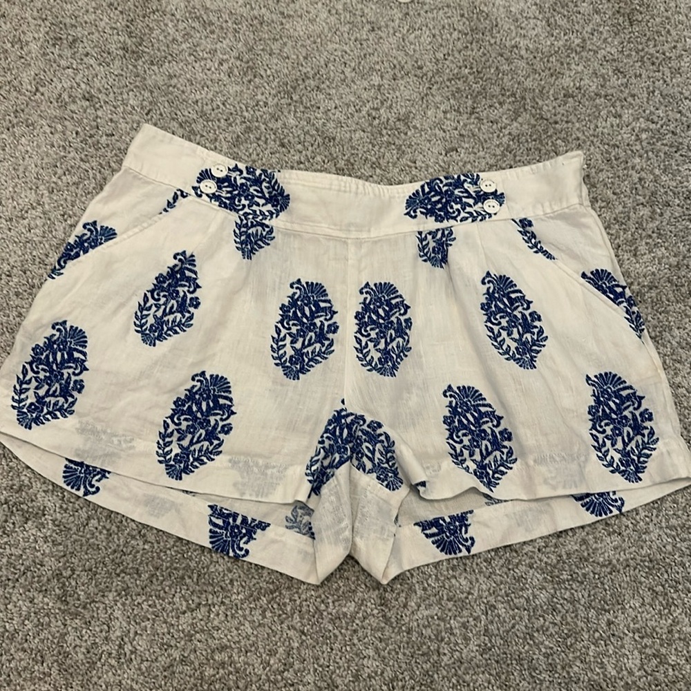 Linen short size 8
